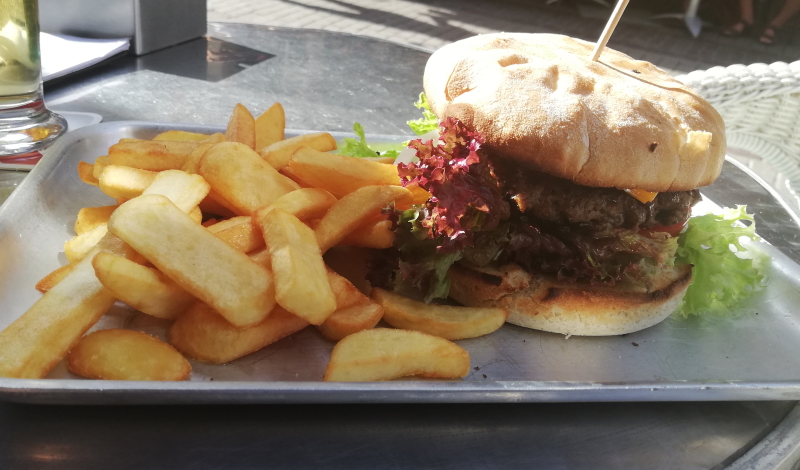 Ben's Cheese Burger: Ein Klassiker der überzeugt!