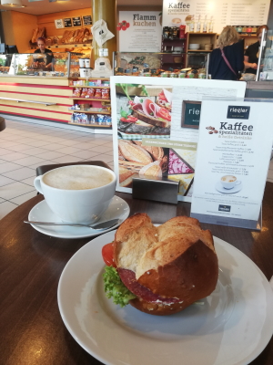 Für den kleinen und den großen Hunger. In der Bäckerei Riegler bleiben keine Wünsche offen.