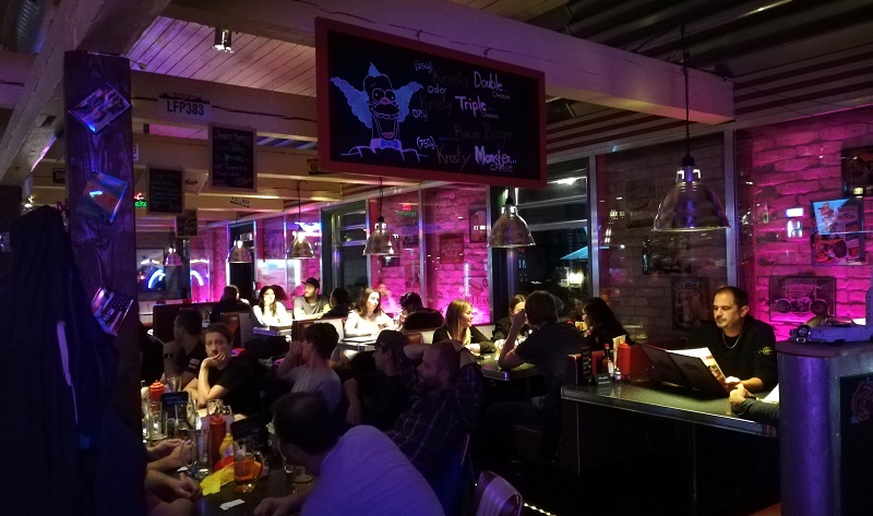 Full House in Moe's Roadhouse. Was spricht mehr für die Qualität eines Restaurants, als ein volles Haus.