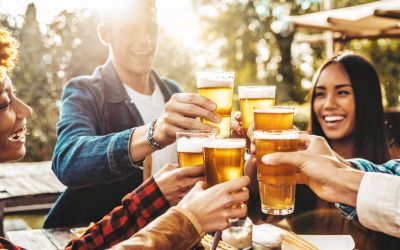 Alkoholfreie Getränke erfreuen sich immer größerer Beliebtheit. Doch wie viel Alkohol ist in diesen Getränken tatsächlich erlaubt? Die Antwort: höchstens 0,5 Volumenprozent. (Foto: AdobeStock - Davide Angelini 570233392)