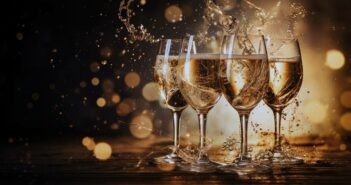 Schaumwein: Definition, Sorten und die besten Tipps für mehr Genuss (Foto: AdobeStock - 620662028 annebel146)