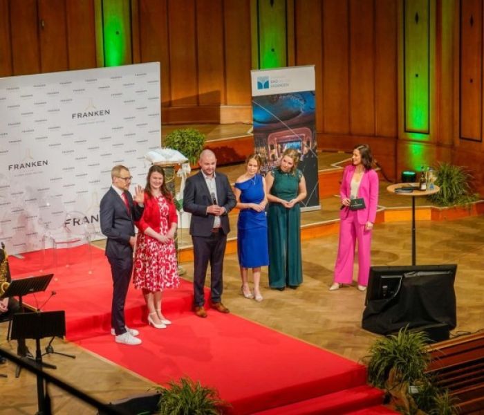 Bühne des Max-Littmann-Saals (Foto: (c) Bayer. Staatsbad Bad Kissingen GmbH_Lisa Neder)